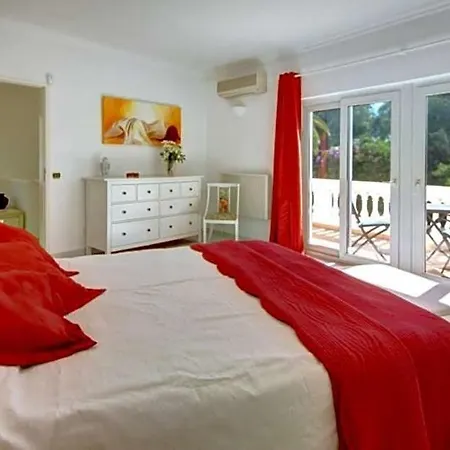 Villa Alvor Sleeps 8 Pool Air Con Wifi Portimao